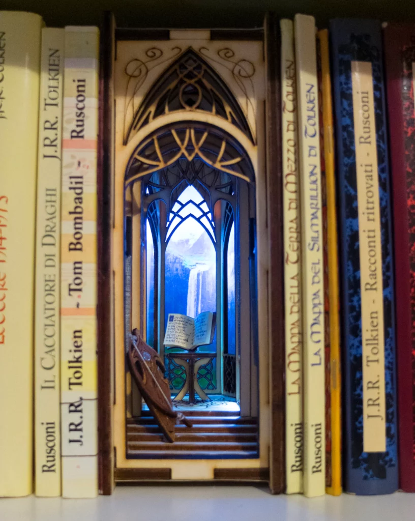 Book Nook Shelf Insert Peter Pan -   Bookshelf art, Book nooks, Room  box miniatures